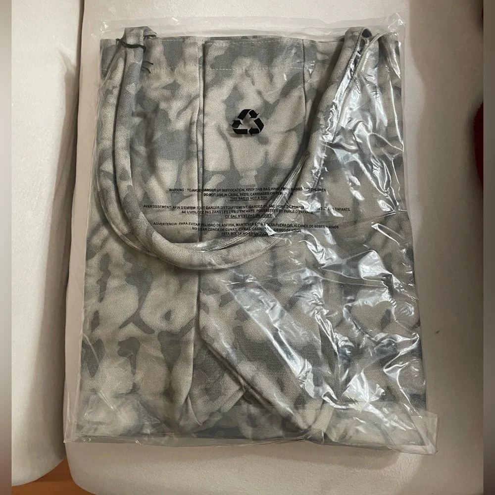 ALO Yoga nwt alo